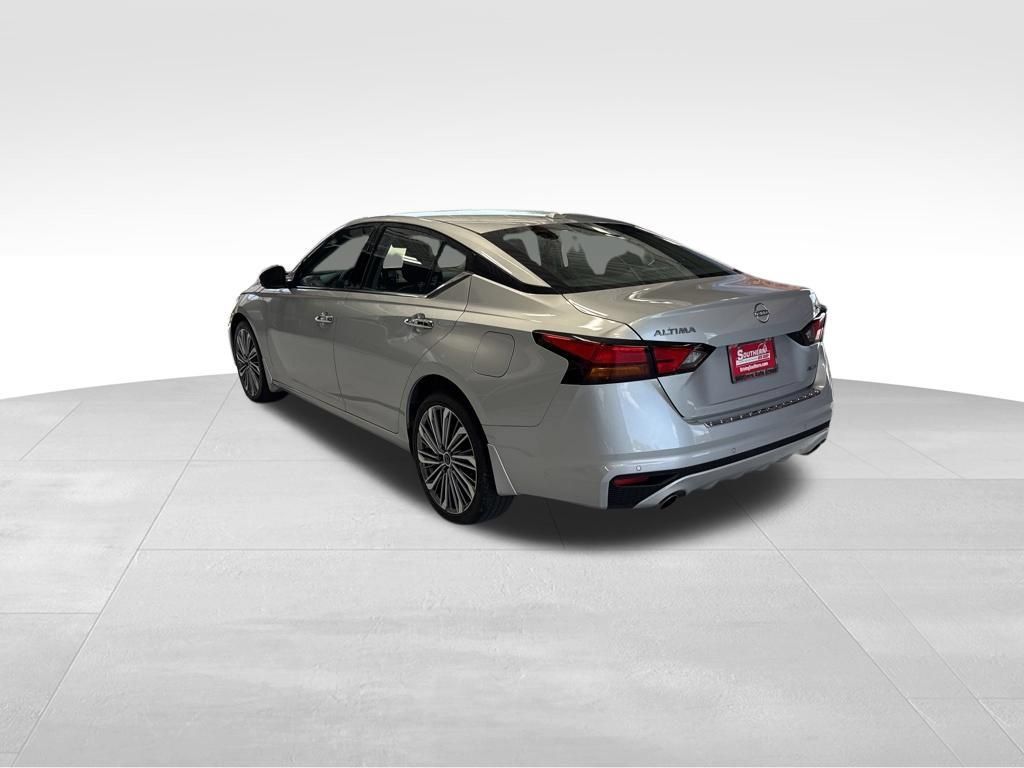 Used 2023 Nissan Altima 2.5 SL AWD/4WD image 3