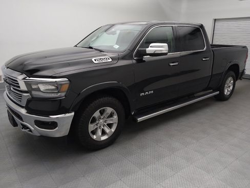 Used 2019 RAM 1500 Laramie AWD/4WD image 2