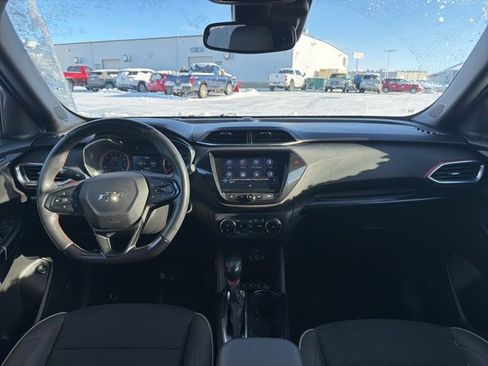Used 2023 Chevrolet TrailBlazer RS w/ Sun and Liftgate Package image 12