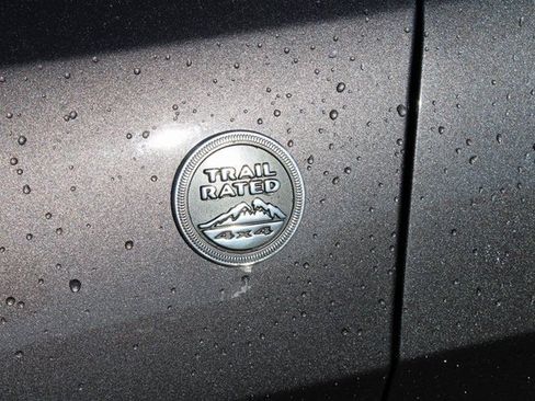 Used 2021 Jeep Grand Cherokee Limited w/ Luxury Group II image 34