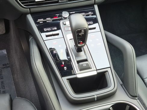 Certified 2023 Porsche Cayenne Platinum Edition AWD/4WD image 18