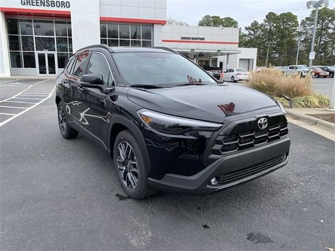 Used 2026 Toyota Corolla Cross XLE image 2