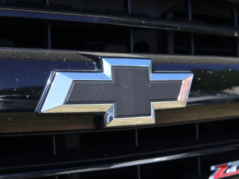 Used 2017 Chevrolet Silverado 1500 LT w/ All Star Edition image 12