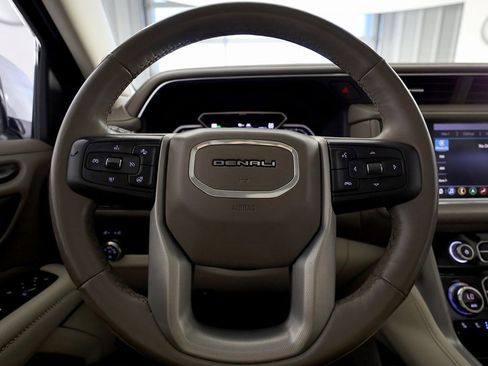 Used 2021 GMC Yukon Denali w/ Denali Premium Package image 22