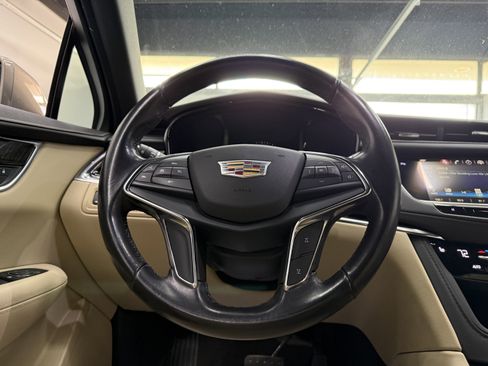 Used 2019 Cadillac XT5 AWD image 14