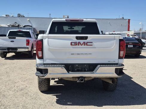 Used 2022 GMC Sierra 3500 SLE w/ SLE Convenience Package AWD/4WD image 9