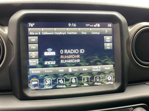 Used 2021 Jeep Gladiator Willys image 19