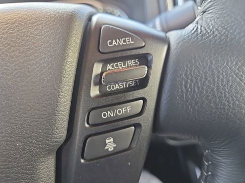 Used 2025 Nissan Frontier SV w/ SV Convenience Package image 17