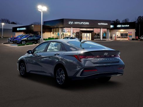 New 2026 Hyundai Elantra Sport image 5