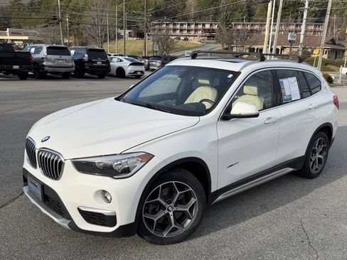 Used 2018 BMW X1 xDrive28i image 1
