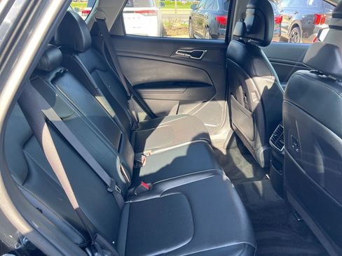 Used 2023 Kia Sportage EX image 13