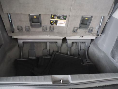 Used 2018 Toyota Sienna LE image 20