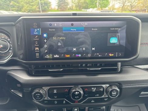 Certified 2025 Jeep Wrangler Unlimited Rubicon AWD/4WD image 22