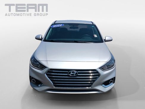 Used 2022 Hyundai Accent SEL FWD image 2