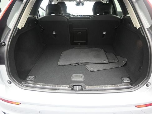 Used 2024 Volvo XC60 B5 Plus AWD/4WD image 13