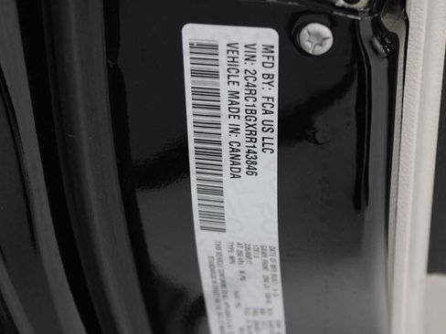 Used 2024 Chrysler Pacifica Touring-L FWD image 40