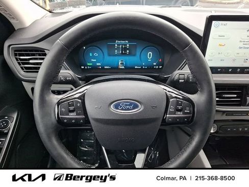 Used 2023 Ford Escape Platinum w/ Premium Technology Package FWD image 20