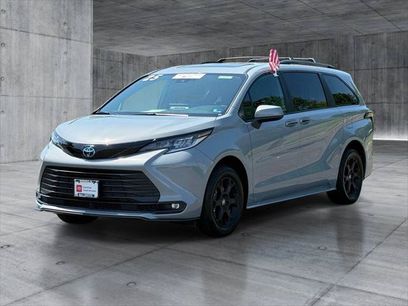 Certified 2025 Toyota Sienna XLE Woodland Edition