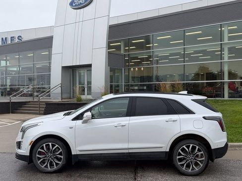 Used 2024 Cadillac XT5 Sportv w/ Platinum Package AWD/4WD image 3