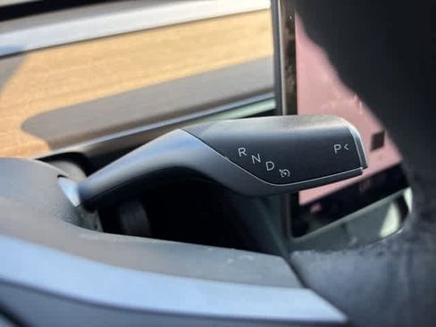 Used 2022 Tesla Model Y Performance image 15