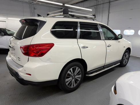 Used 2018 Nissan Pathfinder SV AWD/4WD image 7