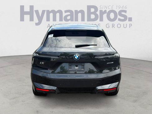 Used 2024 BMW iX xDrive50 w/ Sport Package AWD/4WD image 4