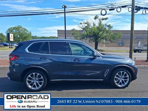 Used 2022 BMW X5 xDrive40i w/ Premium Package AWD/4WD image 6