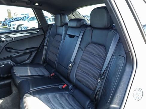 Used 2024 Porsche Macan Turbo image 29