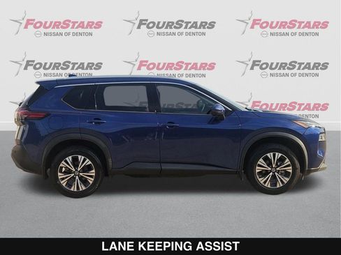 Used 2021 Nissan Rogue SV w/ Premium Package FWD image 3