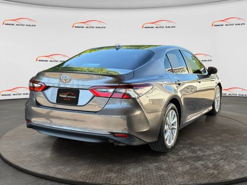 Used 2021 Toyota Camry LE FWD image 10