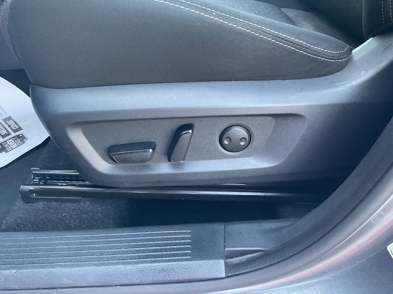 Used 2025 Nissan Rogue SV FWD image 9