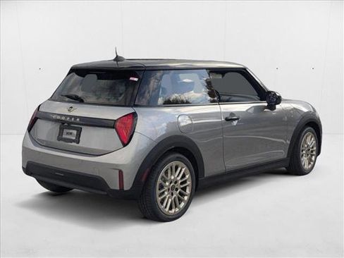 Used 2025 MINI Cooper 2-Door Hardtop FWD image 2