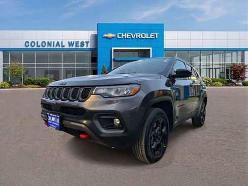 Used 2024 Jeep Compass Trailhawk AWD/4WD image 4