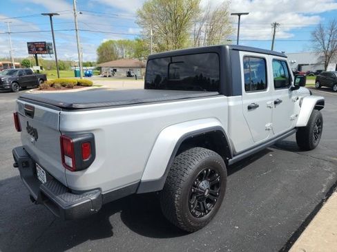 Used 2022 Jeep Gladiator Sport AWD/4WD image 4
