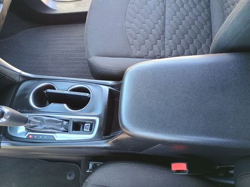 Used 2019 Chevrolet Equinox LT image 29