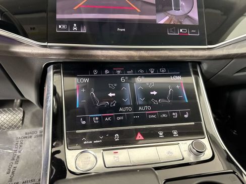 Used 2019 Audi Q8 Prestige w/ Towing Package AWD/4WD image 10