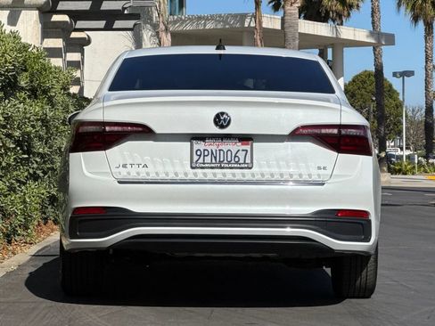 Used 2024 Volkswagen Jetta SE w/ Black Wheel Package FWD image 5