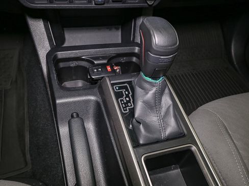 Used 2023 Toyota Tacoma SR5 AWD/4WD image 31