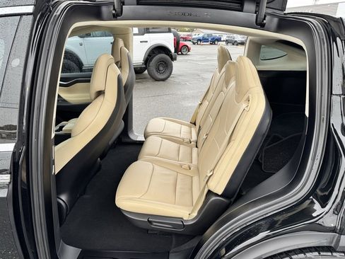 Used 2017 Tesla Model X 75D image 31