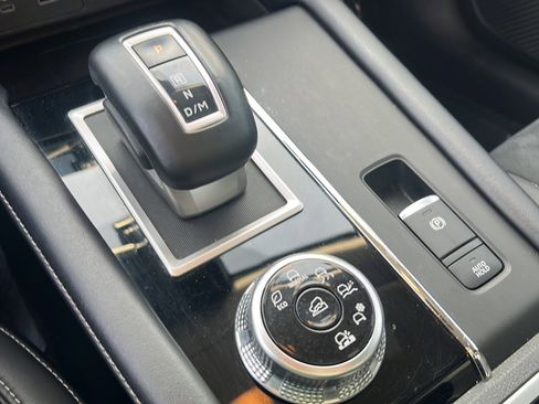 Used 2022 Mitsubishi Outlander SE image 18