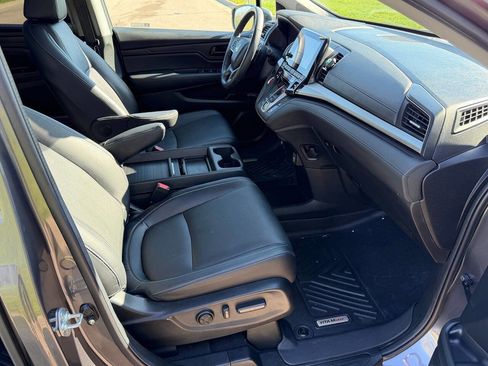 Used 2024 Honda Odyssey EX-L image 18