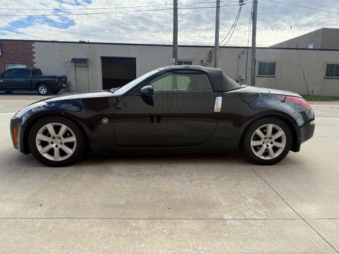 Used 2004 Nissan 350Z Touring image 3