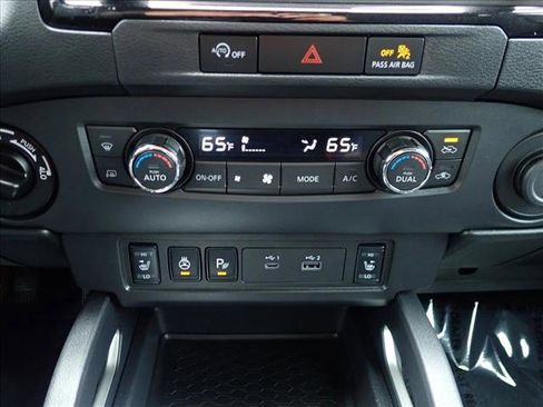 Used 2023 Nissan Frontier SV w/ SV Convenience Package AWD/4WD image 18