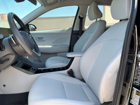 Used 2025 Hyundai Kona SEL FWD image 16
