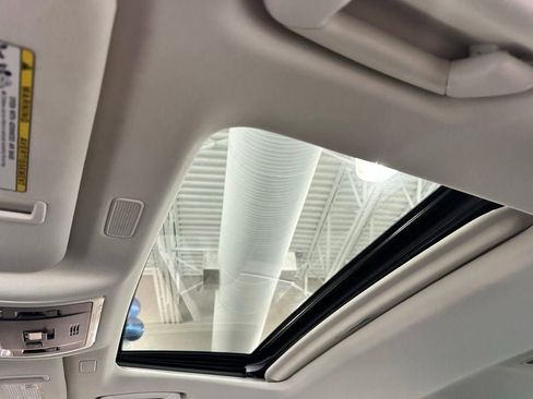 Used 2024 Lexus ES 350 w/ Premium Package FWD image 9