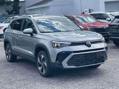 New 2025 Volkswagen Taos SE