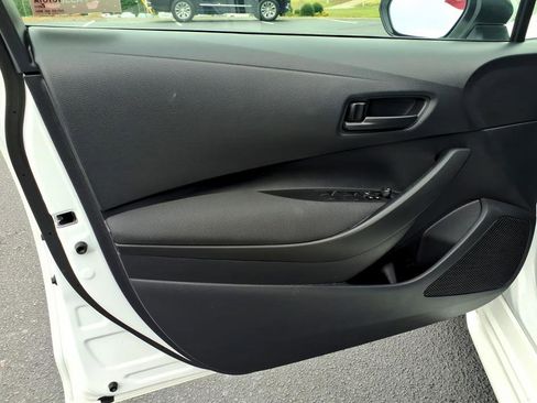 Certified 2025 Toyota Corolla LE FWD image 14
