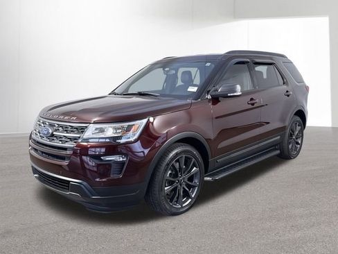 Used 2018 Ford Explorer XLT w/ Equipment Group 202A AWD/4WD image 1