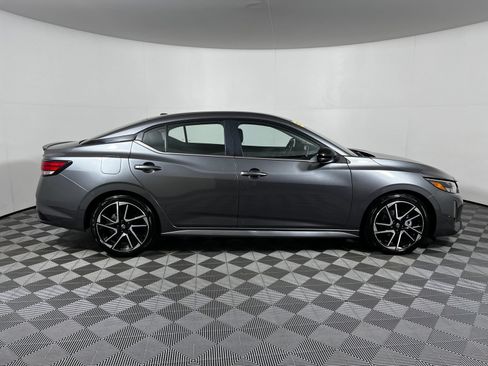 Used 2025 Nissan Sentra SR FWD image 4