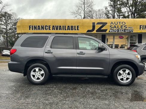 Used 2015 Toyota Sequoia SR5 image 3
